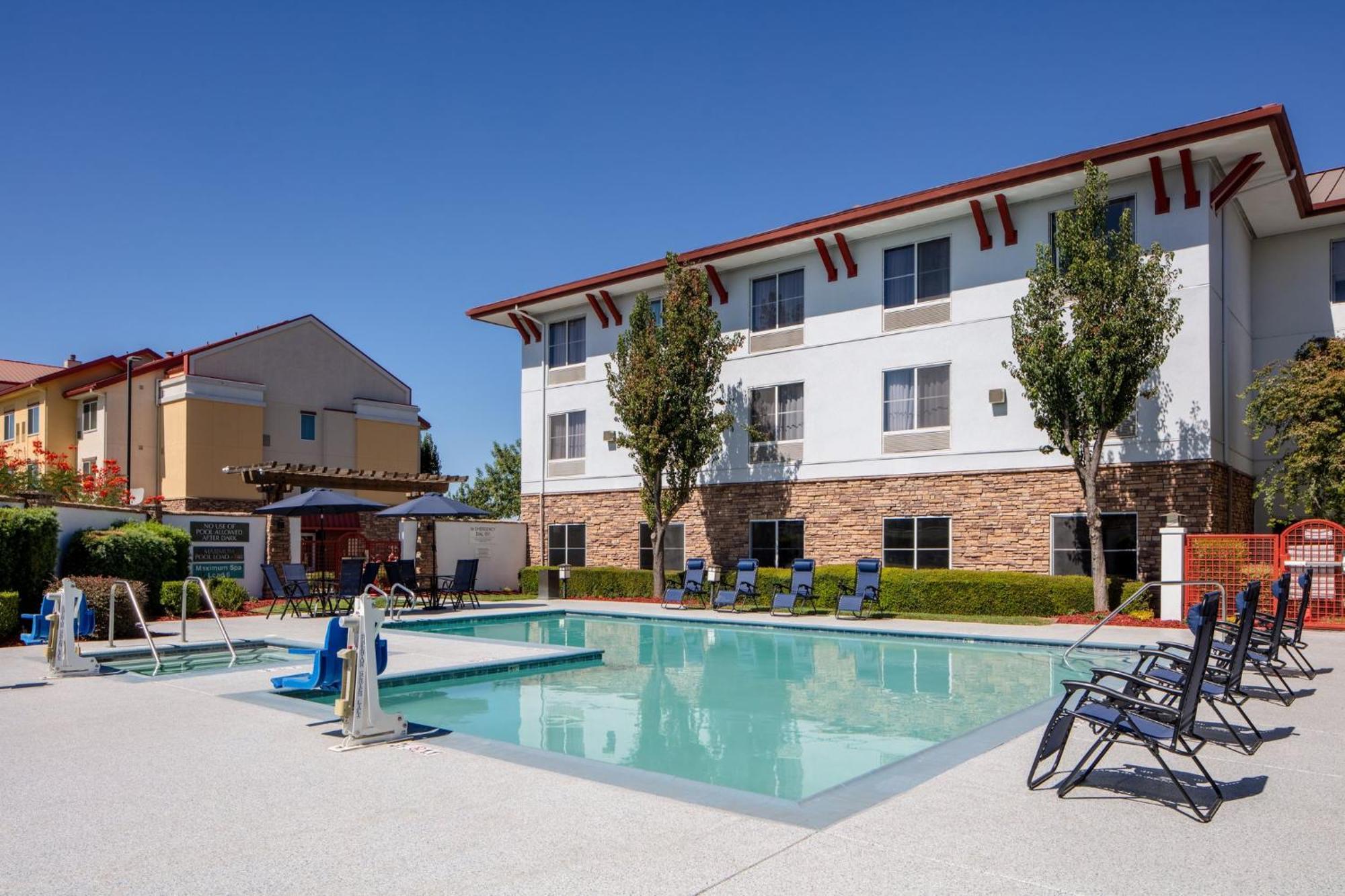 Holiday Inn Express Turlock By Ihg Exteriör bild